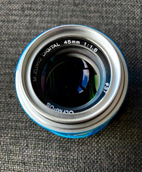 Olympus 45mm f1.8 prime lens + (Hoya UV/Haze prof.) Nw., Audio, Tv en Foto, Foto | Lenzen en Objectieven, Nieuw, Verzenden
