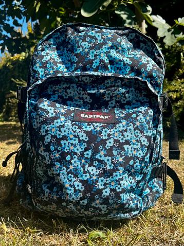 Eastpak Provider Ditsy Black met laptopvak beschikbaar voor biedingen