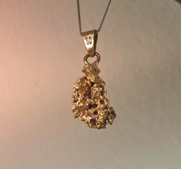 Hangertje ketting beschikbaar voor biedingen