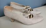 Damesschoenen, Pumps, Beige, Ophalen of Verzenden, Zo goed als nieuw