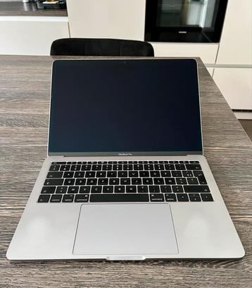 MacBook pro beschikbaar voor biedingen