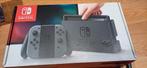 Console Switch dans la boîte, Consoles de jeu & Jeux vidéo, Consoles de jeu | Nintendo Switch, Enlèvement ou Envoi