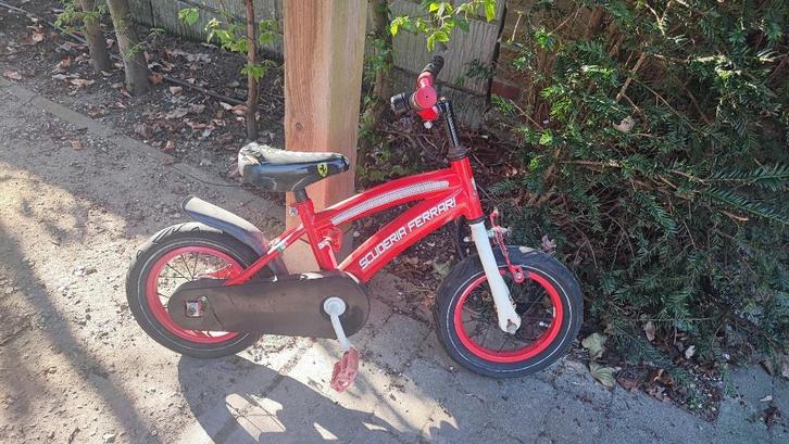 Kinderfiets 20 inch scuderia Ferrari, Fietsen en Brommers, Fietsen | Kinderfietsjes, Gebruikt, Ophalen of Verzenden