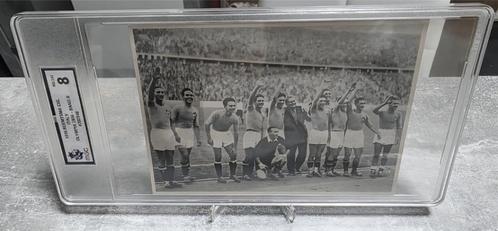 Geen Panini+Geen PSA+OLYMPIA 1936+Italia+Vittorio Pozzo+MGC, Verzamelen, Sportartikelen en Voetbal, Zo goed als nieuw, Poster, Plaatje of Sticker
