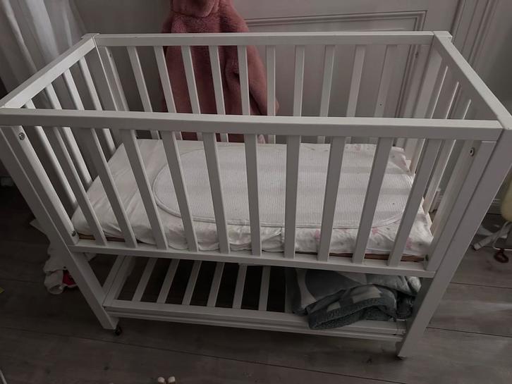 Quax babybedje/wieg op wieltjes, Kinderen en Baby's, Babywiegjes en Ledikanten, Gebruikt, Ophalen