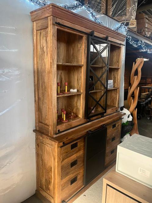 Buffetkast mangohout industriël (outlet), Huis en Inrichting, Woonaccessoires | Overige, Zo goed als nieuw, Ophalen