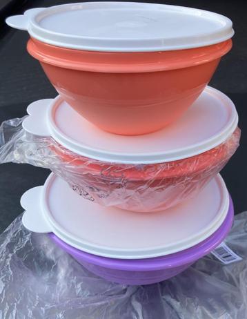 Tupperware  3 bowls inhoud zie beschrijving beschikbaar voor biedingen