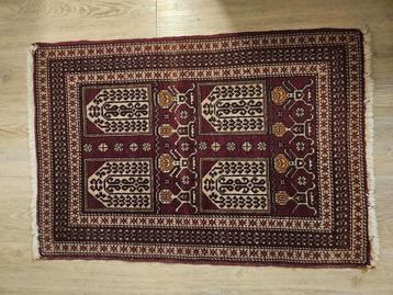 Authentieke decoratieve tapijt/mat beschikbaar voor biedingen
