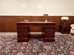Klassiek Engels Chesterfield Bureau, Antiek en Kunst, Antiek | Kantoor en Zakelijk, Ophalen of Verzenden