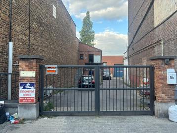 Entrepôt 352m2 Gilly centre beschikbaar voor biedingen