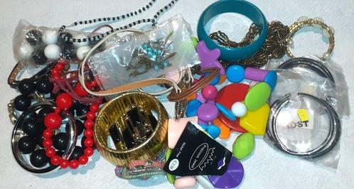 lot juwelen 7, Handtassen en Accessoires, Antieke sieraden, Overige typen, Zilver, Met edelsteen, Verzenden