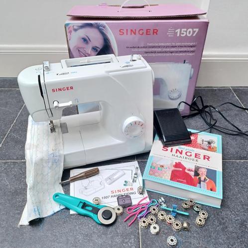 Singer naaimachine 1507, Hobby en Vrije tijd, Naaimachines en Toebehoren, Zo goed als nieuw, Naaimachine, Singer, Ophalen