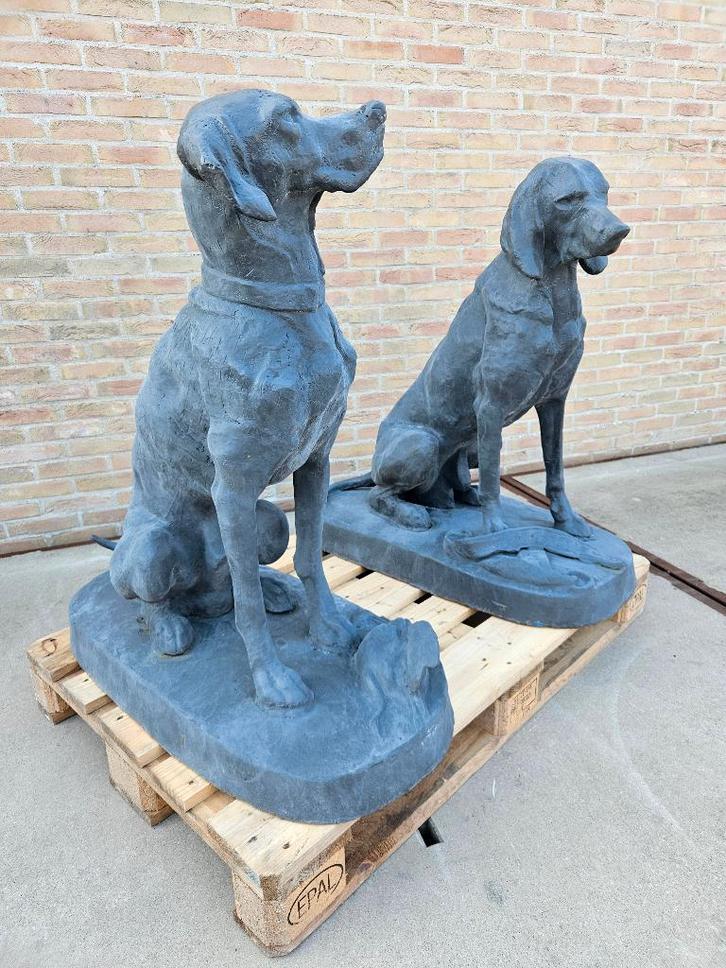 Koppel honden/de jacht in fonte/gietijzer zeer lage prijs!!!, Tuin en Terras, Tuinbeelden, Zo goed als nieuw, Dierenbeeld, Metaal