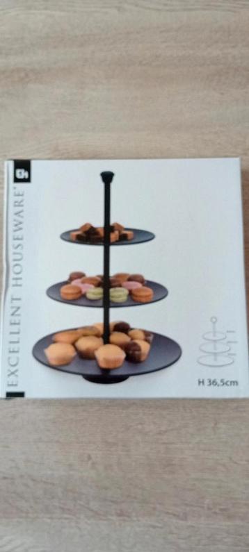Aperitief- of dessertschaal met 3 niveaus  beschikbaar voor biedingen