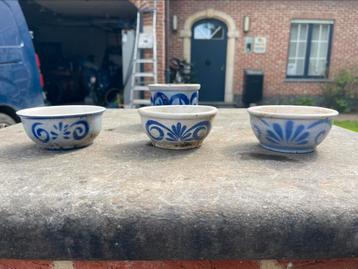 4 kleine Keulse potjes beschikbaar voor biedingen