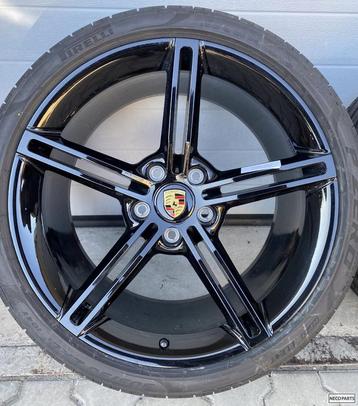 PORSCHE TAYCAN TURBO S VELGEN + BANDEN 21 INCH ORIGINEEL 