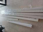 21 stuks plinten massief Wit gegrond, Doe-het-zelf en Bouw, Plinten en Afwerking, Ophalen, Zo goed als nieuw, Plinten