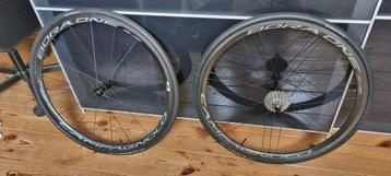 Jeu de roues vélo carbone CAMPAGNOLO