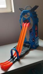 Hot Wheels garage + Cobra cave, Ophalen, Zo goed als nieuw, Hot Wheels