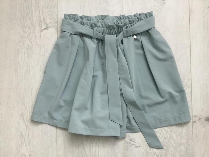 Short merk Given maat S/M: als nieuw!, Kleding | Dames, Broeken en Pantalons, Zo goed als nieuw, Maat 36 (S), Kort, Ophalen of Verzenden