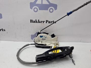 Deurslot Mechaniek 4Deurs links-voor van een Volkswagen Golf beschikbaar voor biedingen