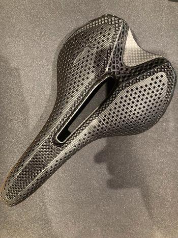 Splinternieuw Elves carbon 3D-geprint zadel - 1x gebruikt., Fietsen en Brommers, Fietsonderdelen, Nieuw, Stuur, Ophalen