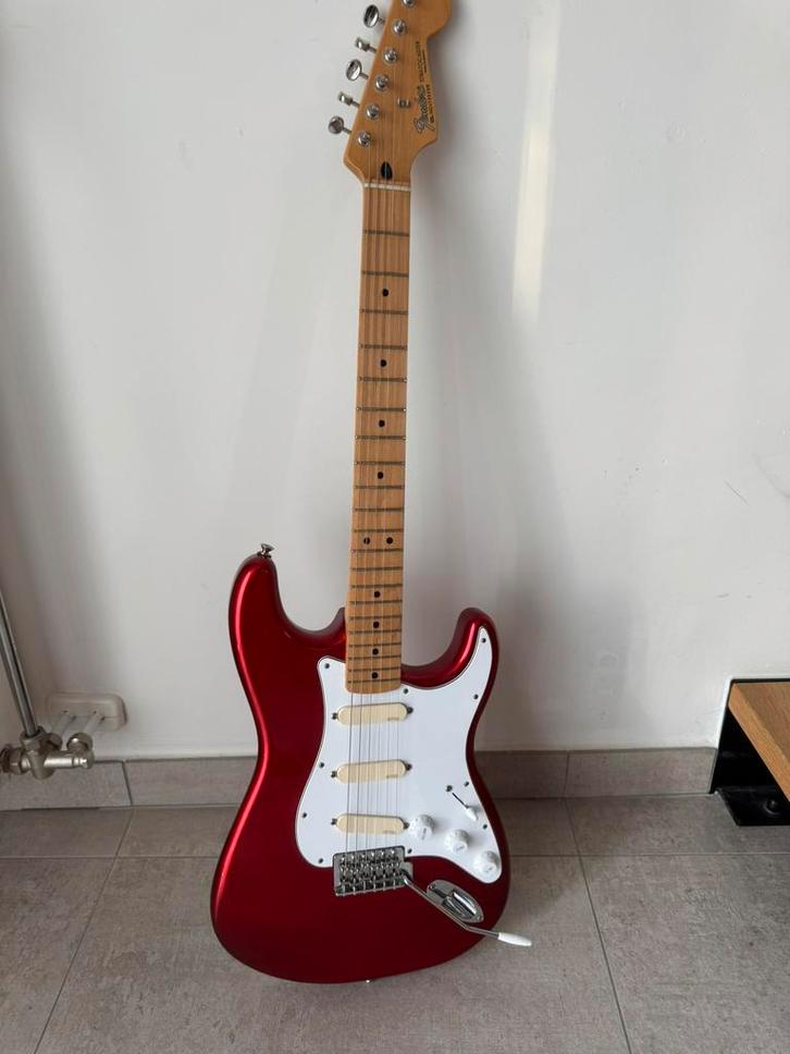 Fender Stratocaster EMG, Muziek en Instrumenten, Snaarinstrumenten | Gitaren | Elektrisch, Zo goed als nieuw, Fender, Ophalen