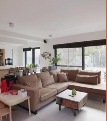 Hoekzetel in cognackleur GERESERVEERD beschikbaar voor biedingen