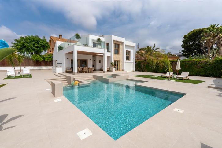 Villa te koop in Campoamor ️, Immo, Buitenverblijven te koop