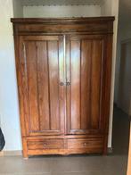 Een hele mooie oude kleerkast 1.40 breed x 2.10 hoog, Antiek en Kunst, Antiek | Meubels | Kasten, Ophalen