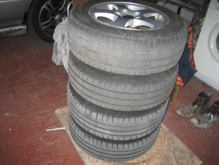 jantes avec pneu 195/65/15 pour Saab et autres, Autos : Pièces & Accessoires, Pneus & Jantes, Pneus et Jantes, Pneus été, 15 pouces