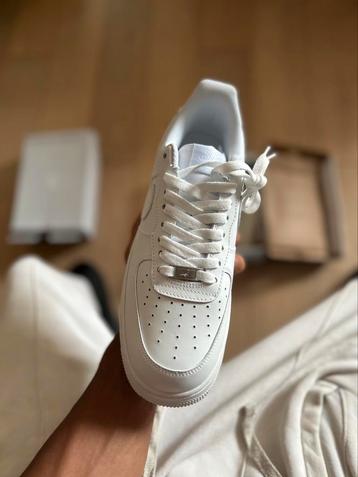 Nike Airforce 1 Blanche Taille 43 disponible aux enchères