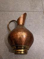 Cruche en cuivre de 35 cm de haut et de 17 cm de largeur, Antiquités & Art, Antiquités | Bronze & Cuivre, Enlèvement ou Envoi