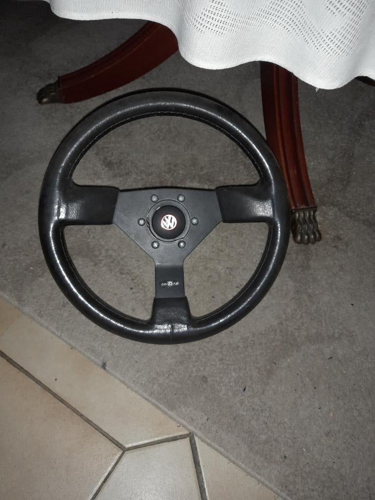 Volant sport personnel avec moyeu VW, Autos : Pièces & Accessoires, Commande, Honda, Volkswagen, Utilisé, Enlèvement ou Envoi