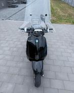 Vespa sprint met schade +nieuwe onderdelen erbij, Fietsen en Brommers, Ophalen, Zo goed als nieuw