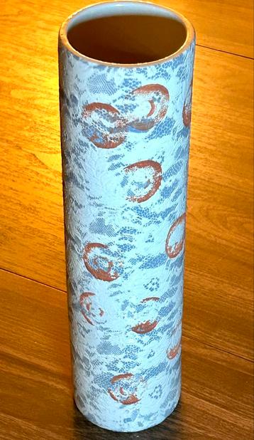Vase Mikasa, Enlèvement ou Envoi