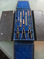 1 antieke en 1 recentere passerdoos, Enlèvement