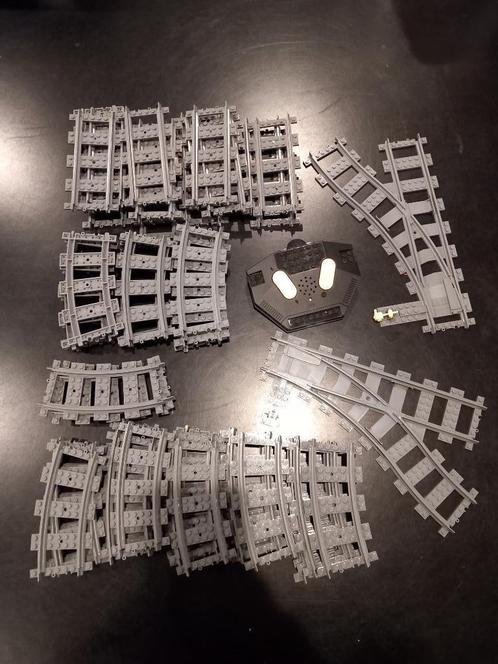 Lot de 64 rails LEGO + 1 manette –, Kinderen en Baby's, Speelgoed | Duplo en Lego, Gebruikt, Lego, Losse stenen, Ophalen