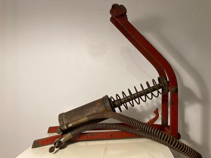 Vintage Kismet Lorry voetpomp compleet met Renrut ventiel, Antiek en Kunst, Antiek | Gereedschap en Instrumenten, Ophalen of Verzenden