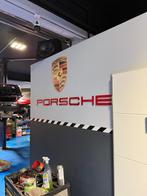Porsche Rode letters op de muur van een Porsche-dealer, logo, Verzamelen, Merken en Reclamevoorwerpen, Ophalen of Verzenden, Nieuw