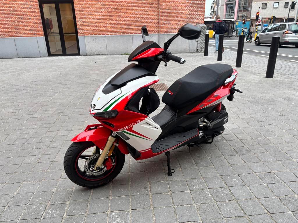 ② Trottinette Neco GPX50 25 CC — Scooters Marques Autre — 2ememain