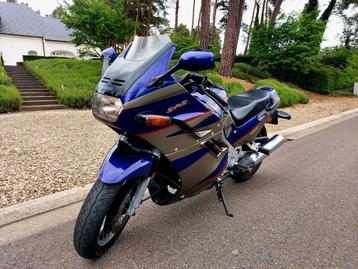 Suzuki gsx 1100F  beschikbaar voor biedingen