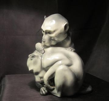 Antieke Pfeffer Gotha porselein apen, ca 1920; perfect! beschikbaar voor biedingen