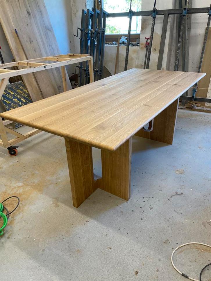 Table en chêne massif faite main – élégance et solidité, Maison & Meubles, Tables | Tables à manger, Neuf, Envoi