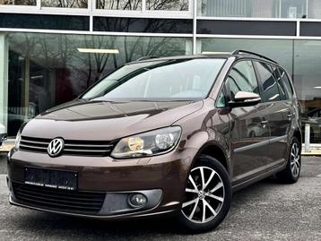 Volkswagen Touran 1.6 CR TDi Highline / NAVI / BLUET / PDC /