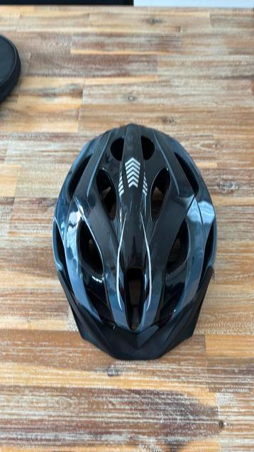 Helm man beschikbaar voor biedingen