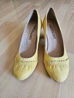 Damesschoen - pumps - maat 40 (39), Kleding | Dames, Schoenen, Ophalen, Pumps, Geel, Zo goed als nieuw