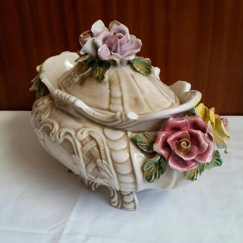 Italiaanse terrine stijl Capodimonte/Bassano, Verzamelen, Retro, Huis en Inrichting, Ophalen
