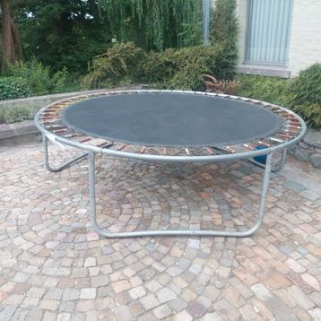 trampoline klein beschikbaar voor biedingen