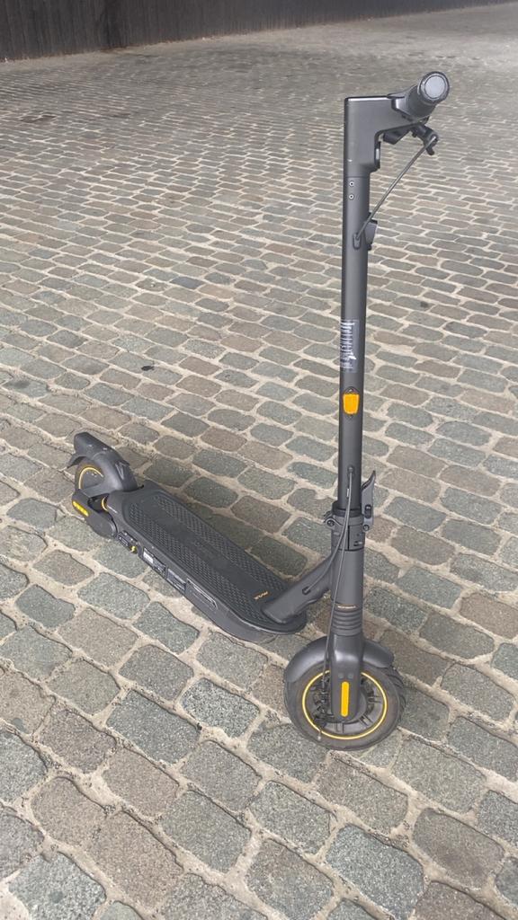 Ninebot Max G2E Elektrische step, Fietsen en Brommers, Steps, Zo goed als nieuw, Elektrische step (E-scooter), Ophalen